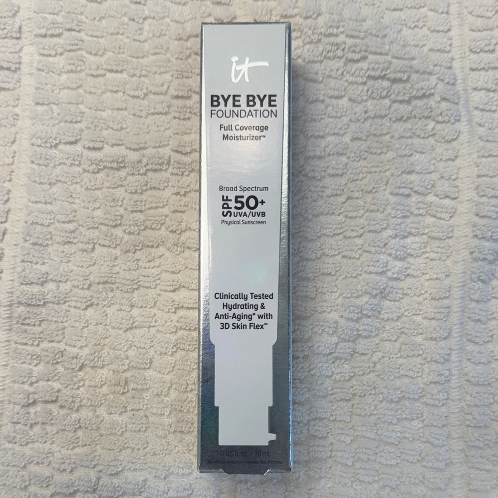🆕IT Cosmetics Bye Bye Foundation SPF 50+🆕